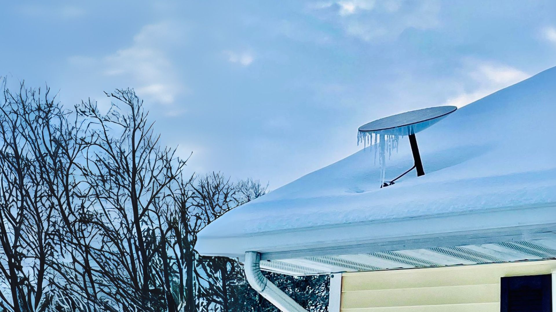 Best Roof Tool - 21 ft Telescoping Snow Rake