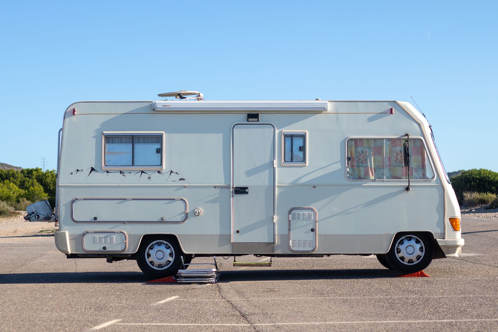 RV bumper starlink mount